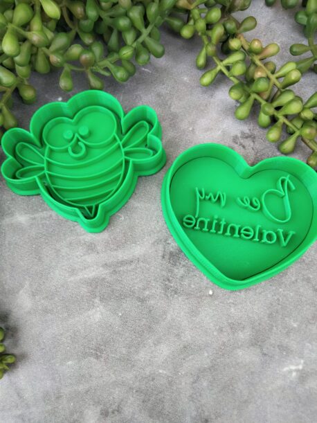 “Bee my Valentine” with Bee Cookie Cutter & Fondant Embosser Stamp Set Valentines Day