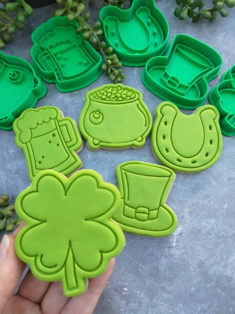 St Patrick's Day 5 Piece Cookie Cutter and Fondant Embosser Set, Four Leaf Clover / Shamrock, Pot of Gold, Top Hat, Horseshoe, Beer Pint