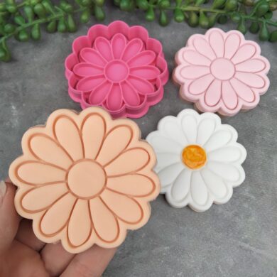 Daisy Cookie Cutter and Fondant Embosser Stamp Set - Twelve Petal Flower