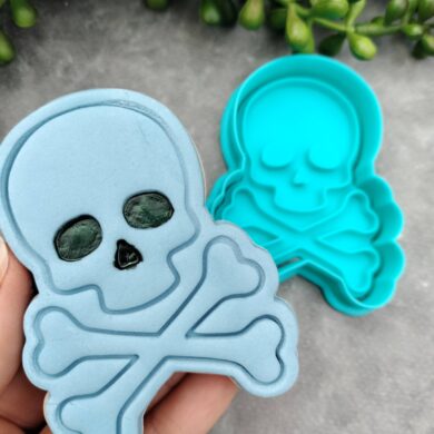 Scull and Crossbones Fondant Cookie Stamp and Cookie Cutter